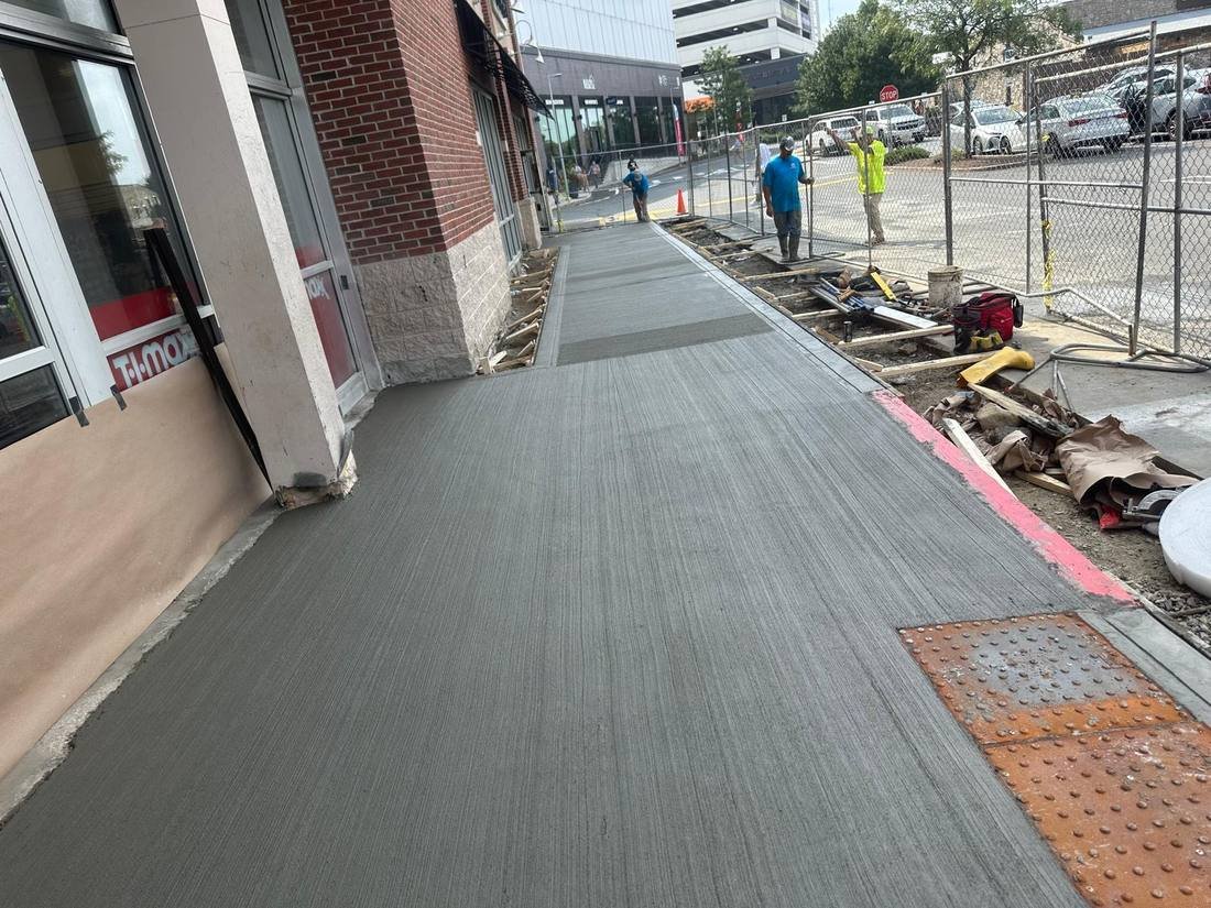 Finished commercial concrete sidewalk